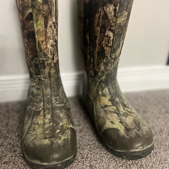 Bogs boys youth size 4 mossy oak waterproof (-30) boots worn one season - Picture 2 of 5